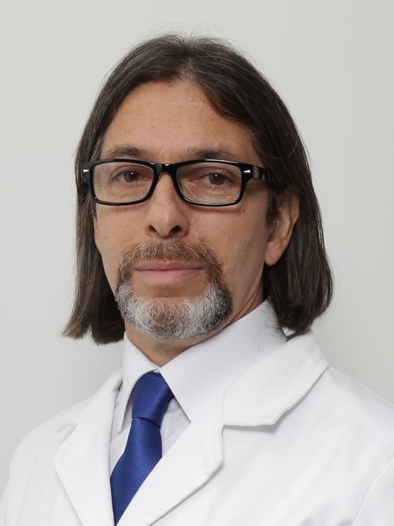 Dr. Carlos André Oliveira